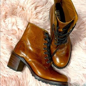 Frye Sabrina 6G Lace Up Boot